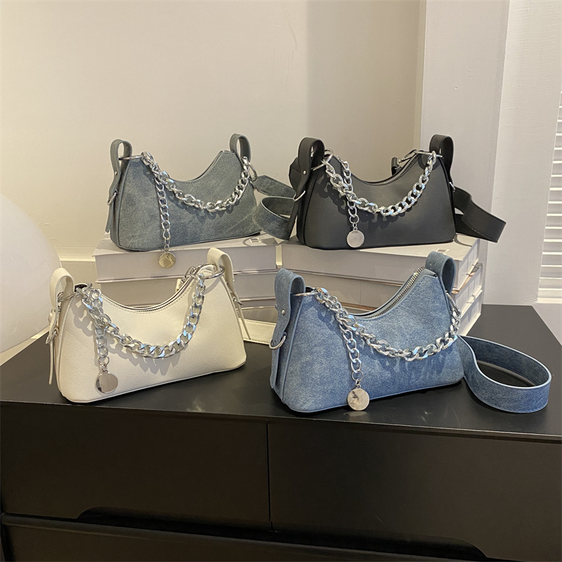 2023 nuevo bolso de media luna casual simple bolso de las axilas retro ins bolsa de cadena de textura de moda bolsa pequeña portátil para mujer