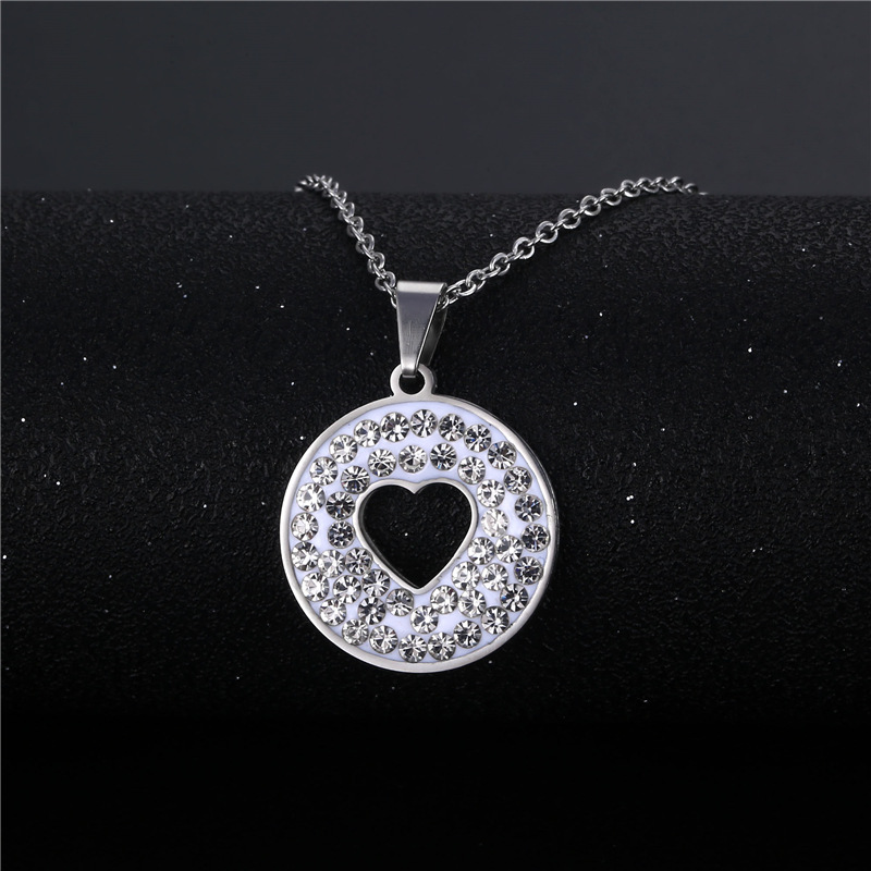 Wholesale Jewelry Simple Hollow Heart-shaped Round Pendant Necklace Nihaojewelry display picture 2