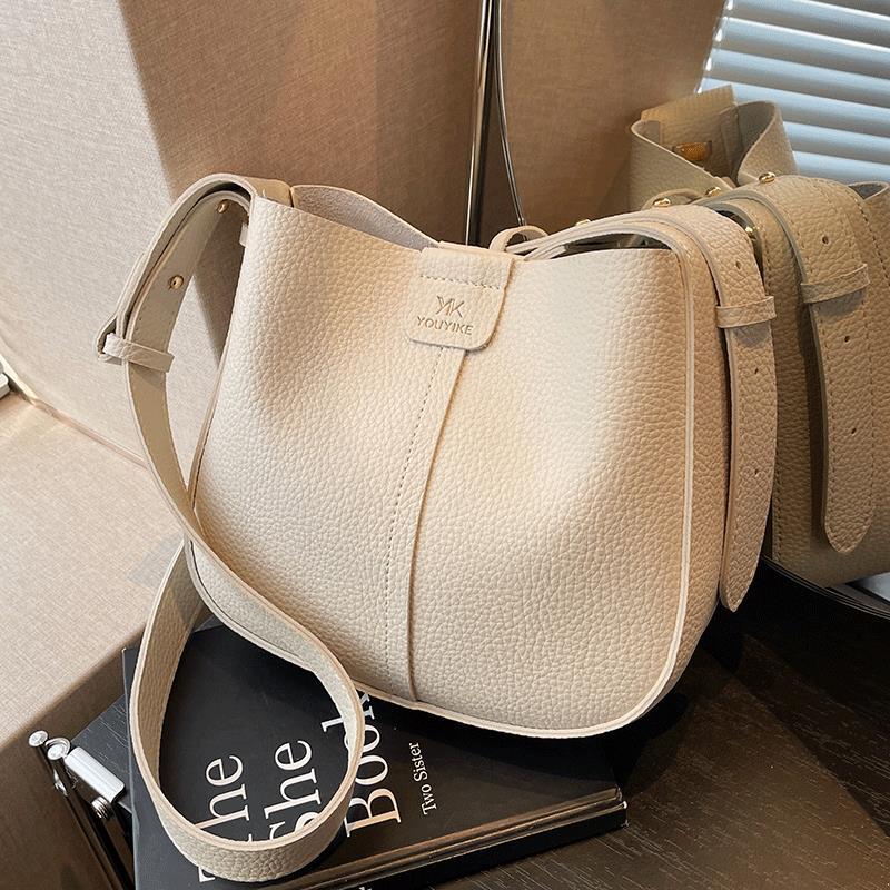 Bolso de hombro de cuero suave para mujer 2023, diseño de nicho, gran capacidad, estilo cubo