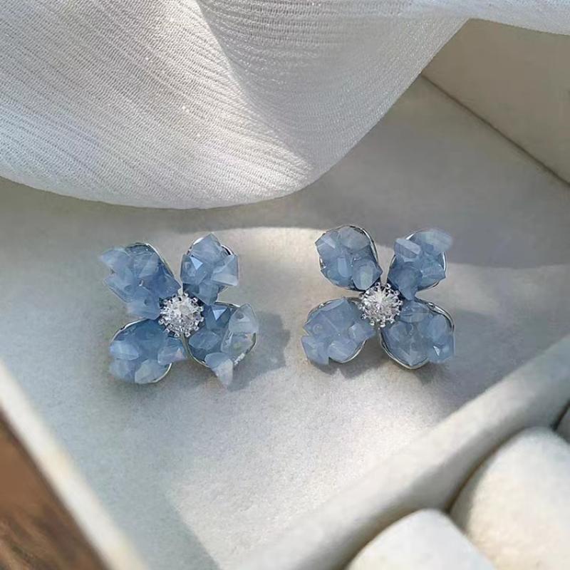 Retro small design cute earrings