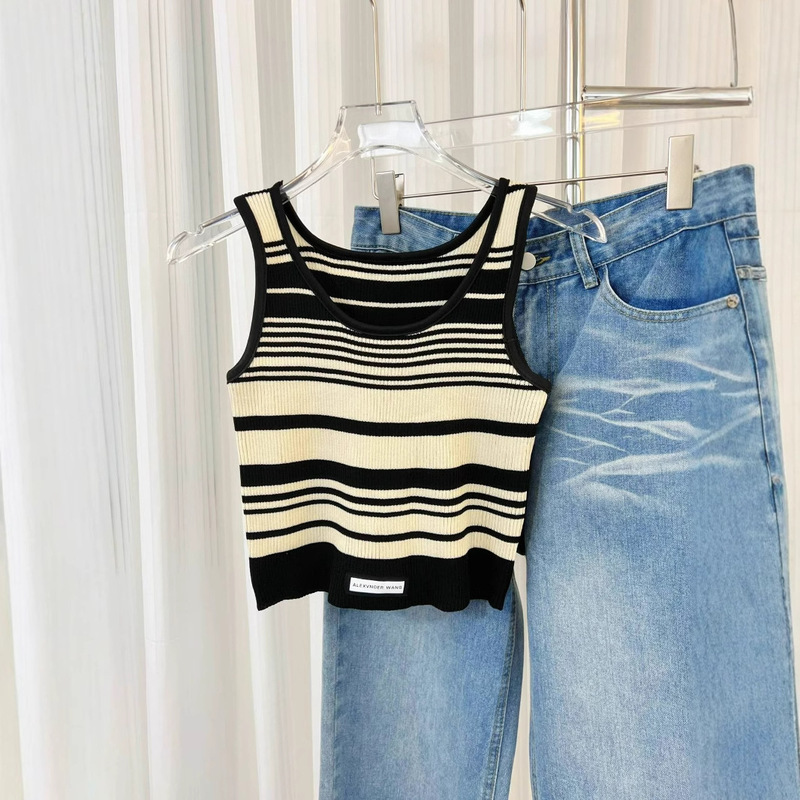High Quality U Collar Striped Strap Knitted Sweater New Summer Outer Wear Women's Short Sleeveless Waist Short Hot Girl Top High Quality U Collar Striped Strap Knitted Sweater New Summer Outer Wear Women's Short Sleeveless Waist Short Hot Girl Top