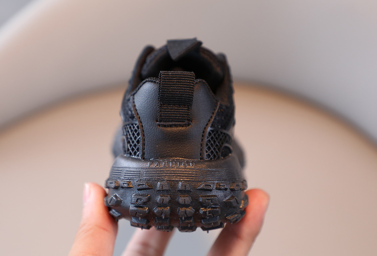 2024 Primavera Autunno Nuove scarpe alla moda per pneumatici Versatili per ragazze e ragazzi, Scarpe sportive in rete bianche e nere, Ragazzi casual_voghion.com