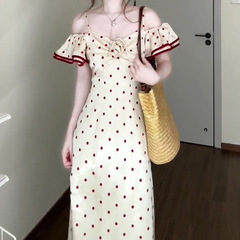 フランス式のハスの葉の辺の1字の肩の波の点のワンピースの女性の夏の海辺の休暇の風の絶美な気質のドレスの長いスカート