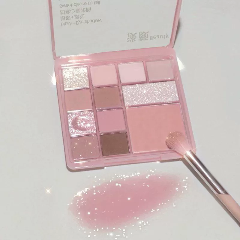 Fuchsia matte eye shadow contains rose, highlighter, face blush