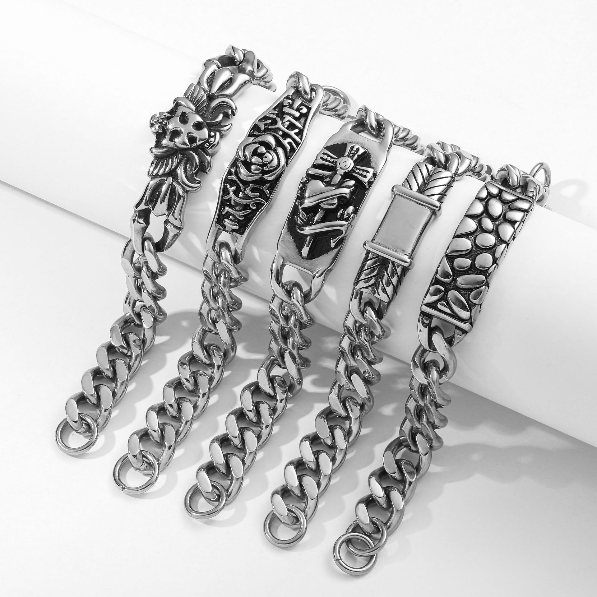 European and American Domineering Titanium Steel Skull Personalized Military Brand Men's Bracelet Trendy Men's Punk Hip-Hop Rock Accessories Wholesale