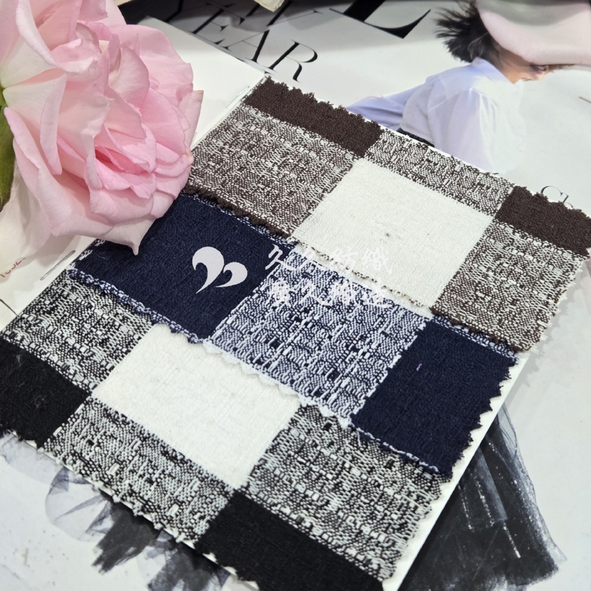 春夏现货供应轻盈简约棉麻混纺格纹 服装家装用品面料