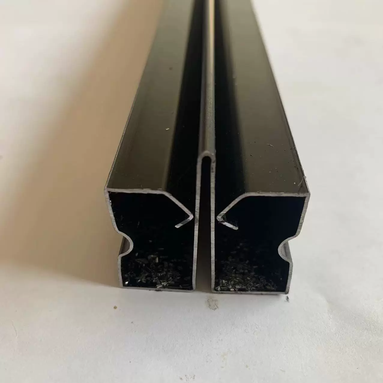 黑线夹芯钢板龙骨 黑线龙骨 大多用在医院 密拼黑线夹芯龙骨轻钢