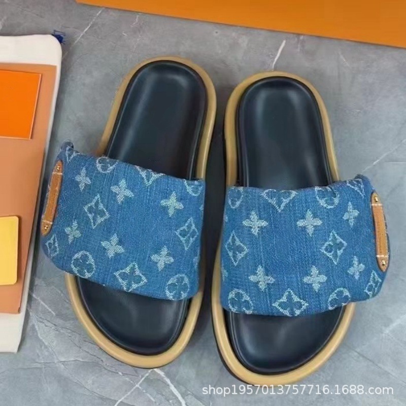 Zapatillas de velcro de suela gruesa para mujer 2024 verano nuevo estilo exterior moda antideslizante letras de mezclilla pareja chanclas