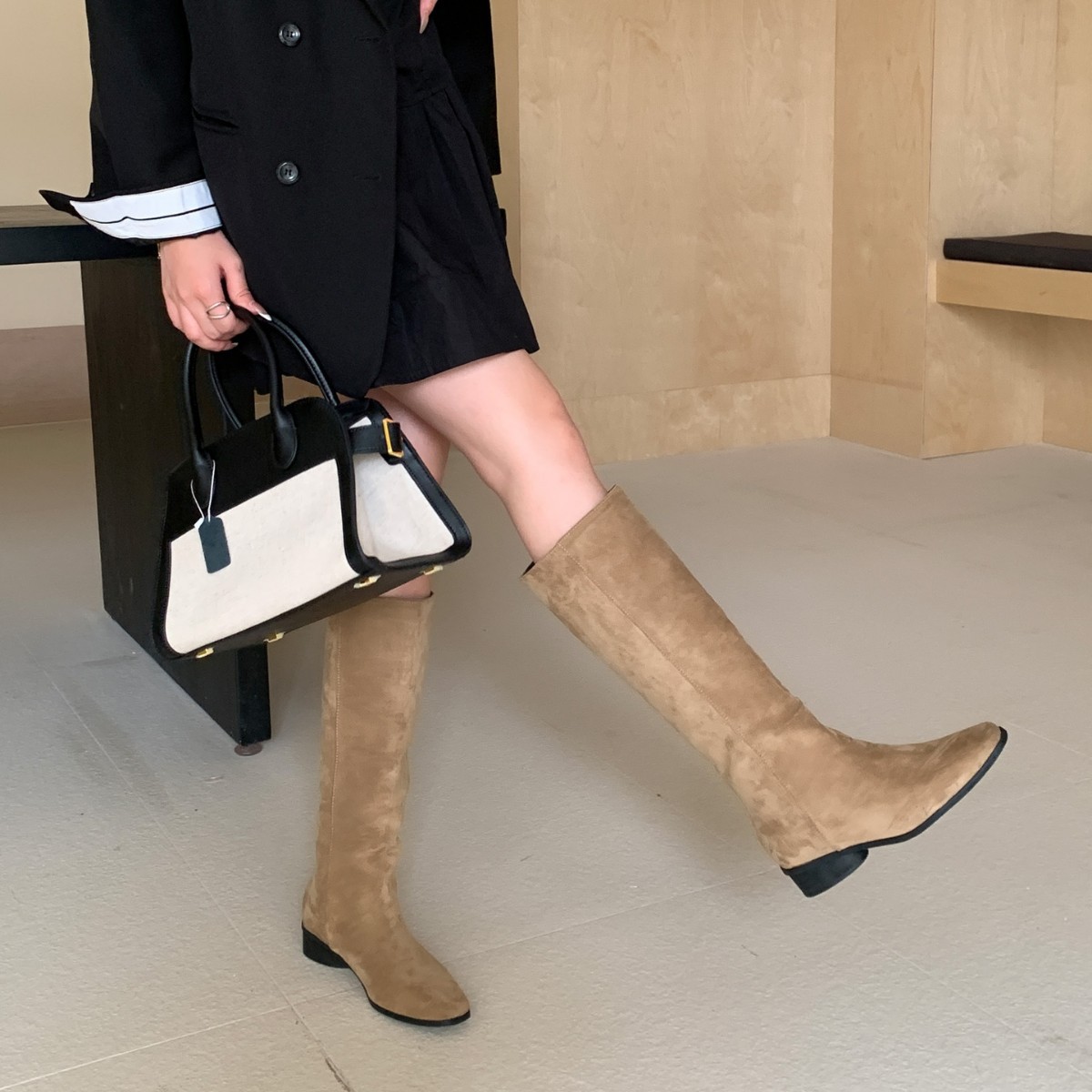 原创一脚蹬复古长筒靴女鞋秋冬新款不过膝圆头平底绒面高筒长靴女