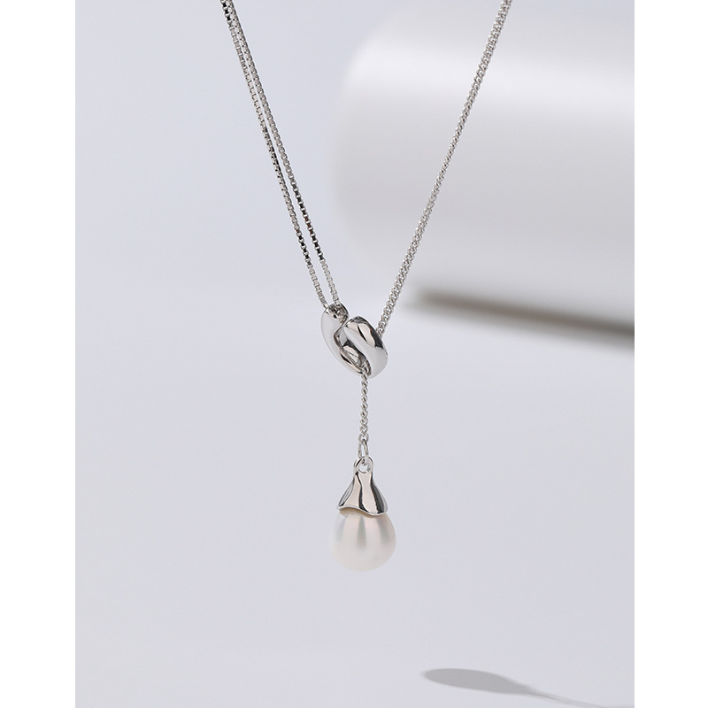 Plata de Ley 925 collar de perlas de agua dulce luz de lujo diseño de nicho nuevo colgante Cadena de clavícula Cadena de suéter de alto grado para mujer