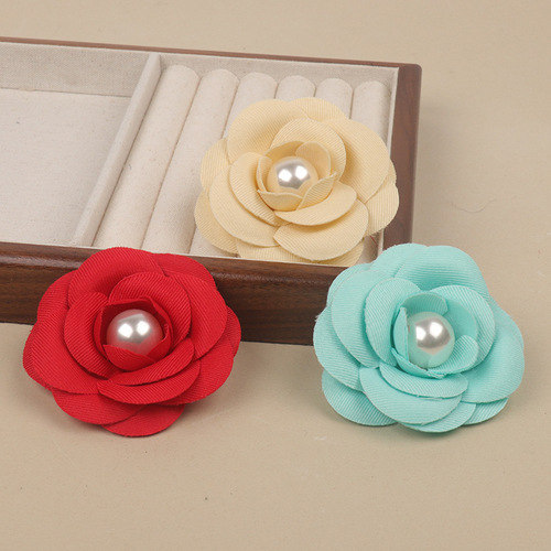 Factory Direct Sale In Stock 5cm 7.5cm Plain Color Camellia Flower with Pearl Handmade Flower Accessory Fabric Flower Brooch