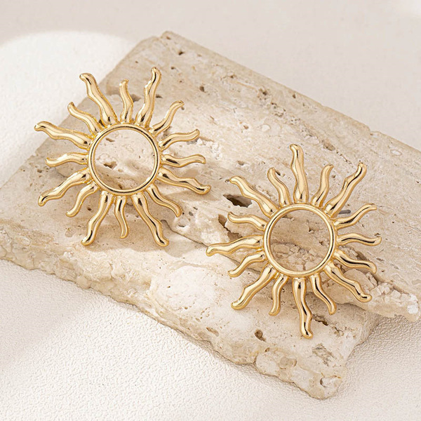 design retro fashionable earrings solar-powered