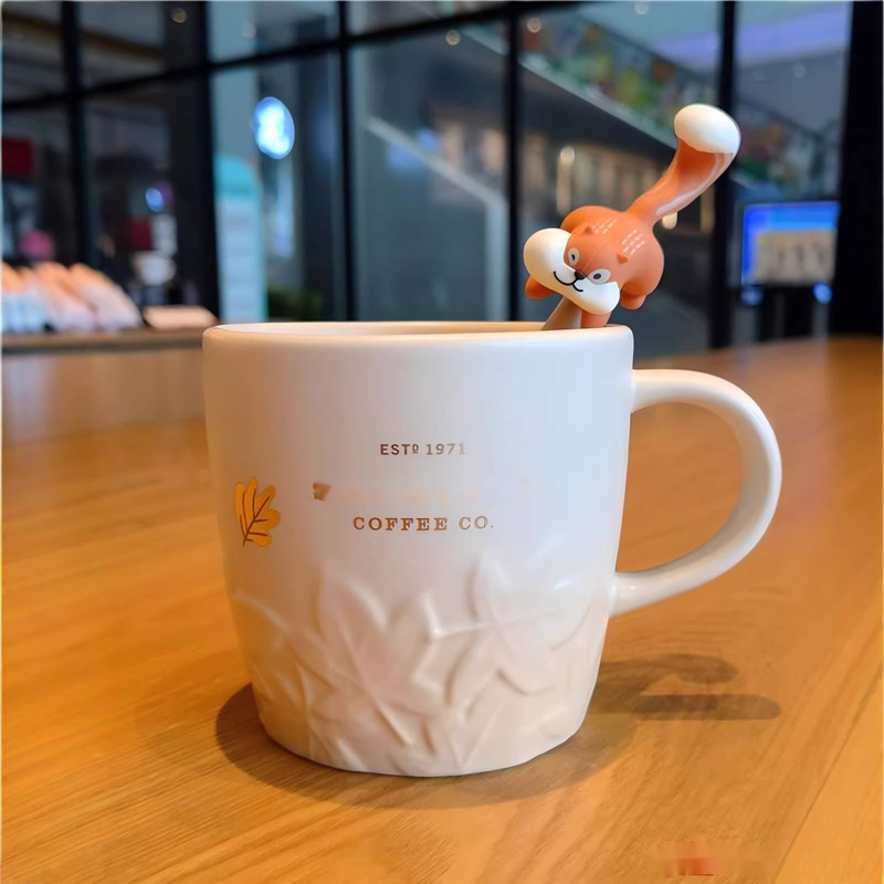 Ceramic Cartoon Coffee Mug with Embossed Maple Leaf Design and Squirrel Stirrer