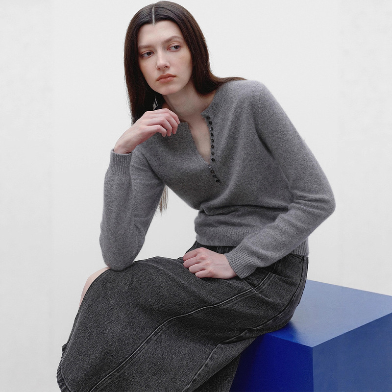 【Factory Direct Sales】New Autumn/Winter Gray Series Cashmere Blend Half-Open V-Neck Knitted Base Shirt Wholesale