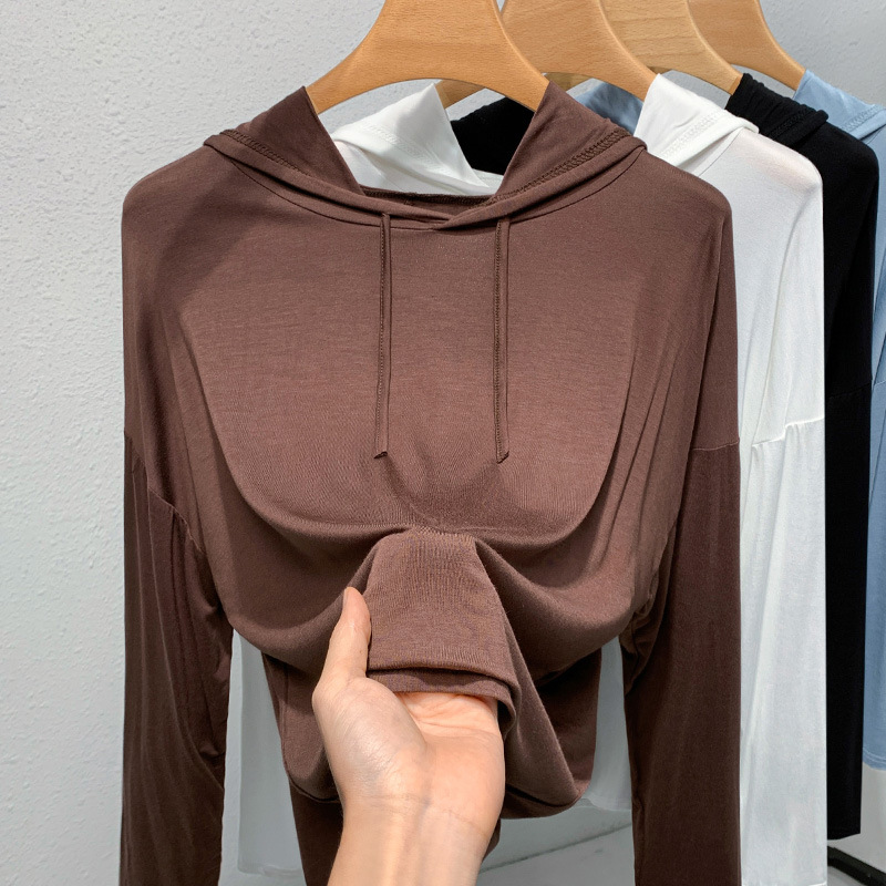 Suéter con capucha negro para mujer Primavera y otoño 2023 nueva ropa de mujer simple moda color sólido manga larga cordón camiseta image 2
