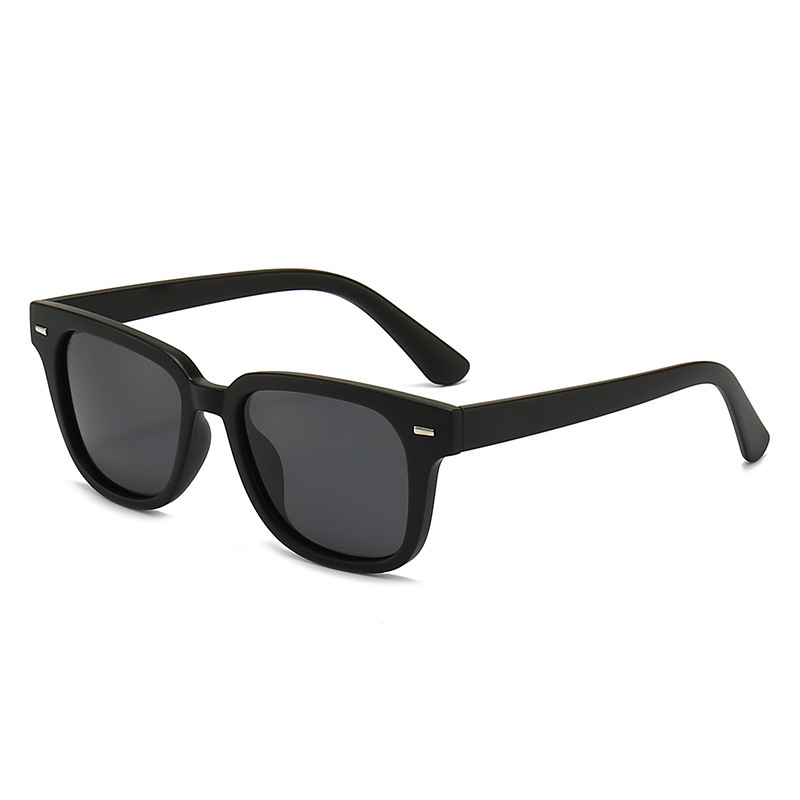New Fashionable Sunglasses for Men and Women, Polarized Sunglasses, Travel Fashion Driving Sunglasses 95377