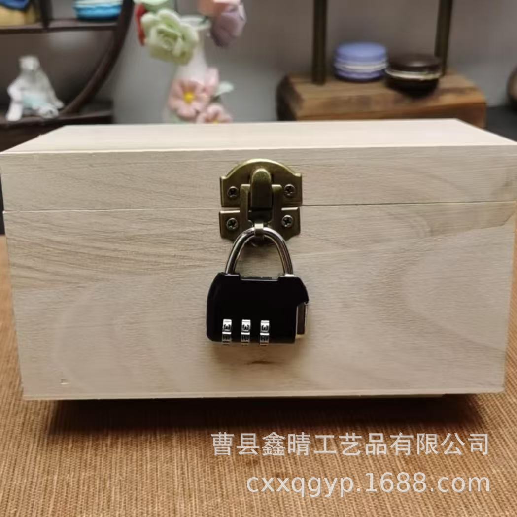 Nuevo producto transfronterizo Bloqueo de contraseña Caja de madera Caja de almacenamiento de madera con tapa cuadrada para el hogar Caja ciega de contraseña de madera maciza simple