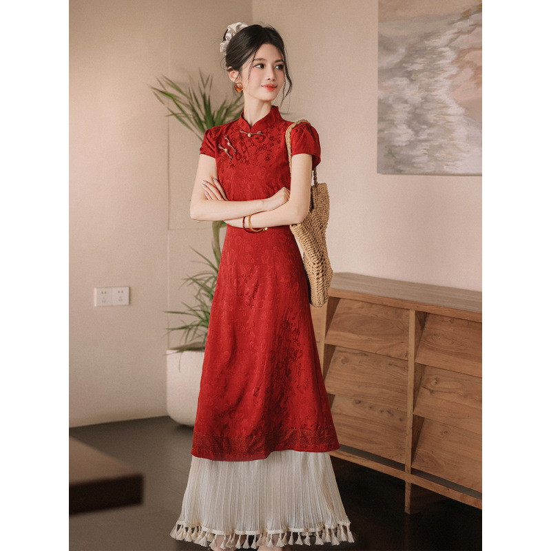 Red Cheongsam 2025 New Style Beautiful Chinese Retro Republic of China Style Small Dress Big Miss Engagement Evening Dress Slim Fit Red Cheongsam 2025 New Style Beautiful Chinese Retro Republic of China Style Small Dress Big Miss Engagement Evening Dress Slim Fit
