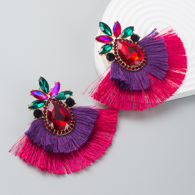 Boucles D&#39;oreilles À Pompon À Double Couche En Strass De Couleur Incrustées D&#39;alliage Bohème De Mode display picture 6