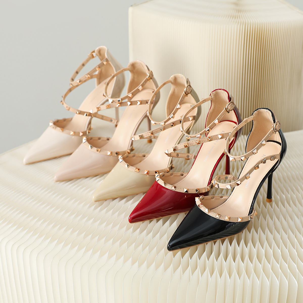 96101-11 High Heeled Sandals Women's 2024 Summer New European and American Rivet Pointed Thin Heeled Hollow Women's Sandals