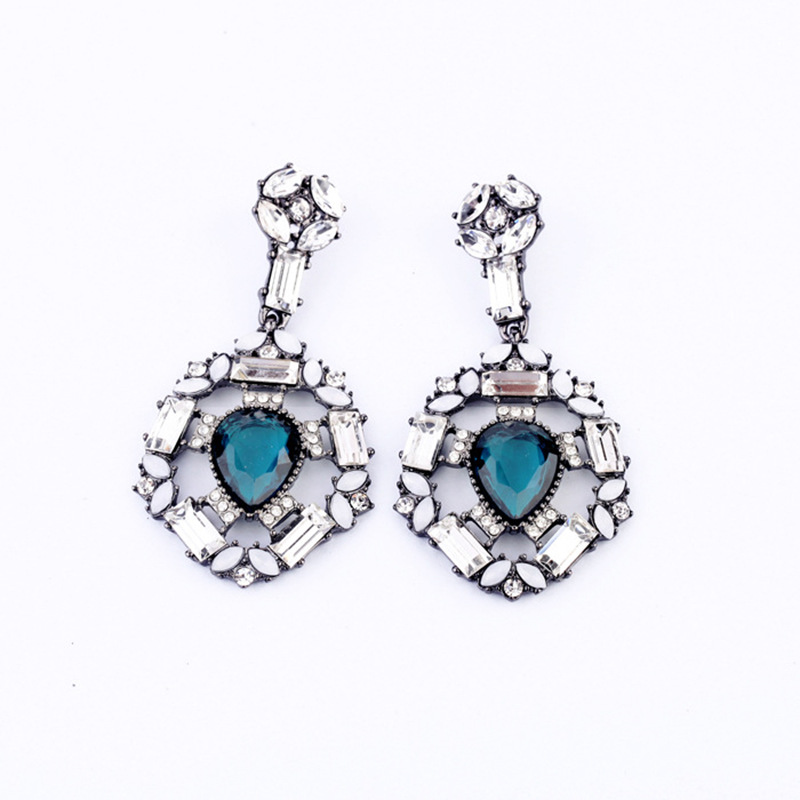 Fashion Earrings Sweet Small Fresh Gemstone Stud Earrings Super Flash Diamond-studded Forest Ear Jewelry Trend display picture 7