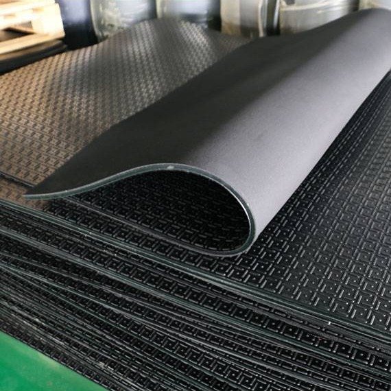 猪羊牛棚防滑垫规格多样防水防潮畜牧垫防滑板铺地垫 回形牛栏垫