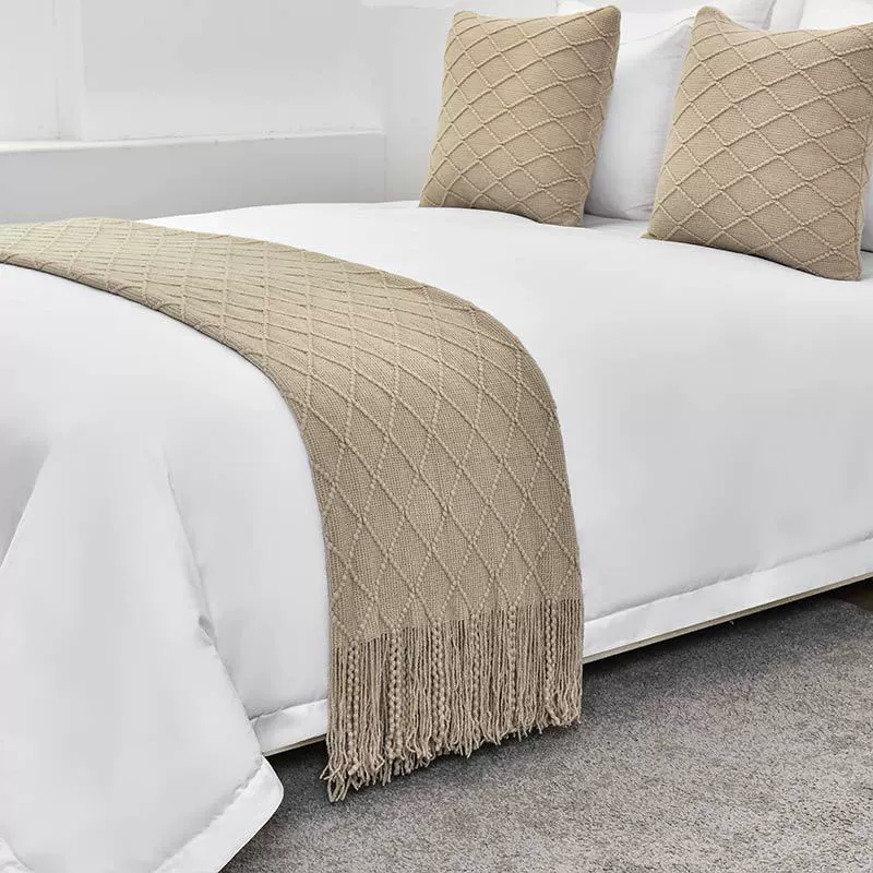 Отель Специальная кровать Хвост Полотенце Кровать Флаг Проживание в семье Свет Роскошная Высококачественная Подушка Современная домашняя кровать знаменитостей с защитой от грязи Кровать в ломаную клетку