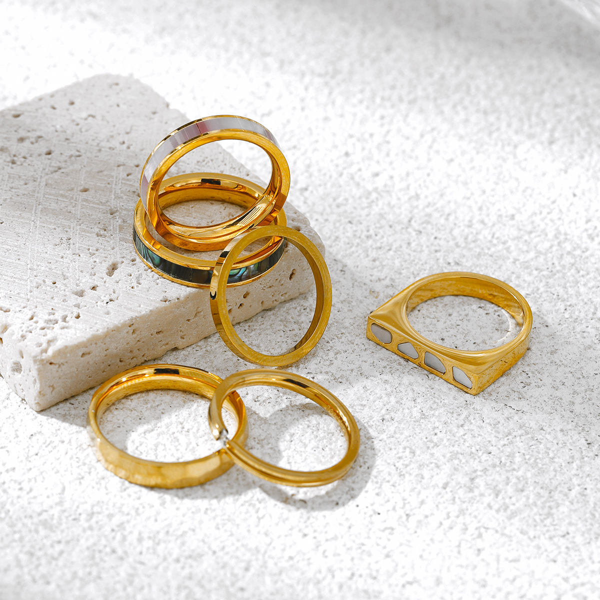 Anillo de acero inoxidable para mujeres no se pierde la cara de pigmento simple anillo de acero inoxidable de lujo ligero nicho popular