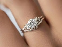 貝迪跨境暢賣簡約小清新低調金色鑲白鋯石女套戒 廠家直供