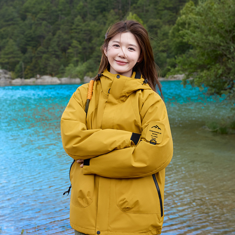 啄木鸟红色冲锋衣女款三合一春秋季新款登山防风防水潮牌外套|undefined