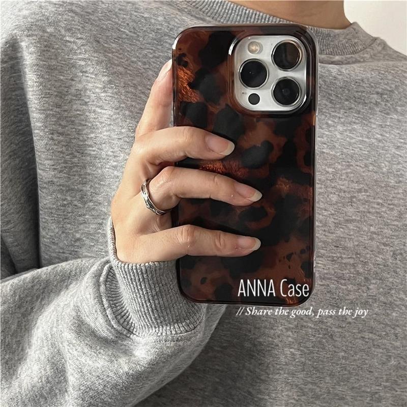 Autumn and Winter Retro Black Brown Tortoiseshell Tin Foil Pattern Shell Suitable for Iphone16Promax Apple 15/14 Soft Shell 12/11 Autumn and Winter Retro Black Brown Tortoiseshell Tin Foil Pattern Shell Suitable for Iphone16Promax Apple 15/14 Soft Shell 12/11