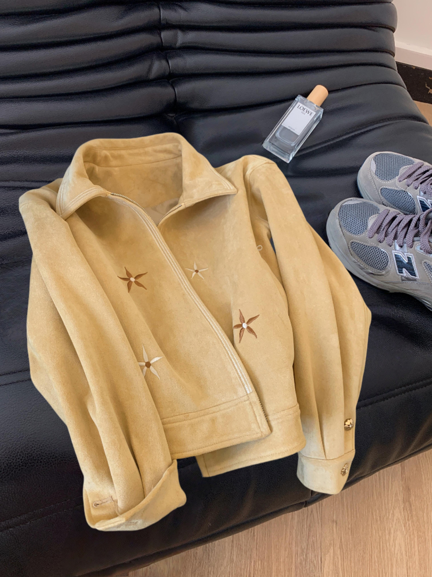 American Retro Style Flocked Deerskin Embroidered Lapel Jacket for Women in Autum, Lazy and Relaxed Fashionable Short Jacket Top