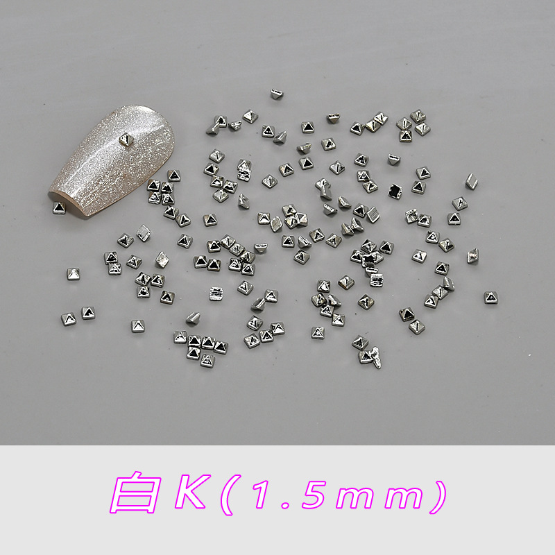 화이트 K1.5mm - 메탈 뾰족 정사각 J115