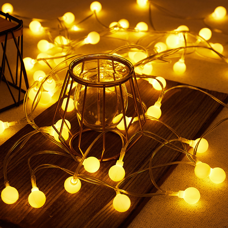 따뜻한 작은 둥근 공 (따뜻한 색상)