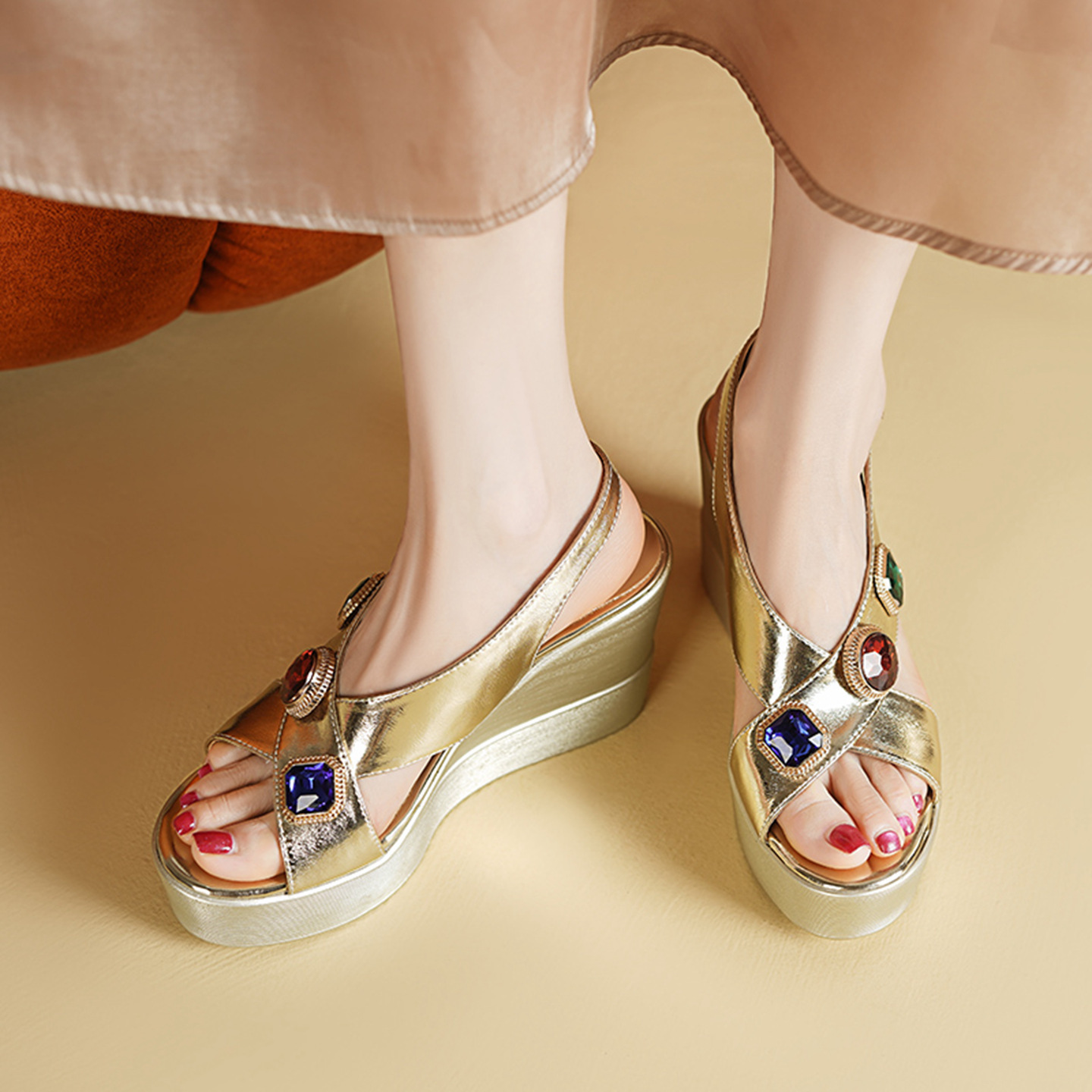 Sandal cao gót nữ hở mũi quai khóa mũi vuông đế dày gót 9.5 cm — màu vàng