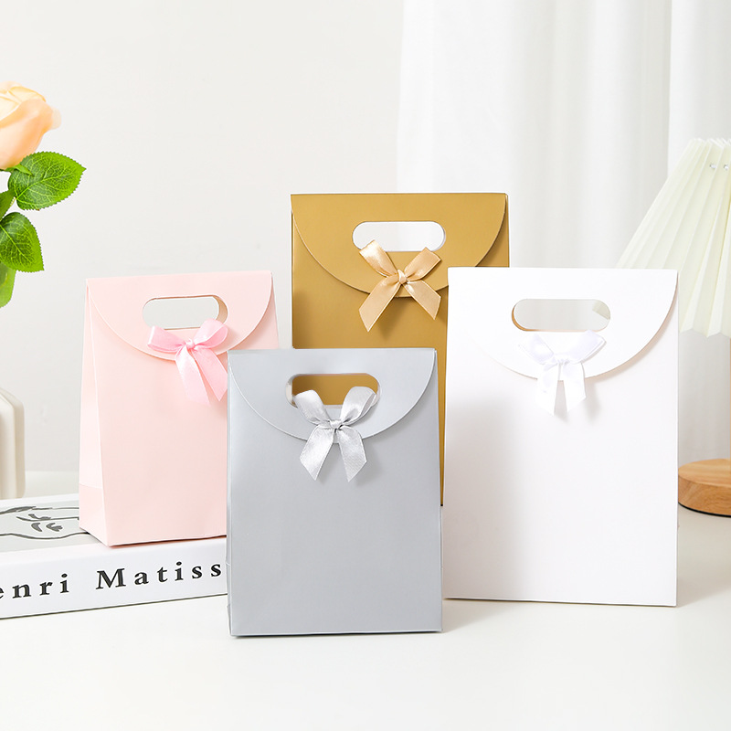 Christmas Gift Bags - Flip-Top Bow Design, Holiday Paper Packaging | OOGift Europe