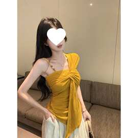 不规则斜肩黄色吊带背心女夏季泰式辣妹一字肩抹胸小上衣绝美