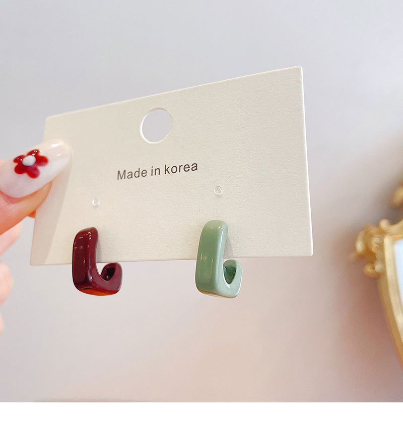 Nihaojewelry wholesale jewelry new retro contrast color geometric short resin earrings