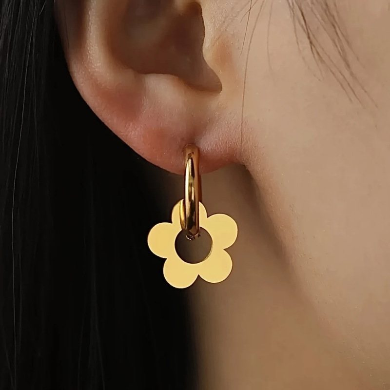 韓国スタイルのステンレス鋼フラワーイヤリングイヤリングゴールド 18K パーソナライズされた多用途イヤリングチタン鋼ジュエリーメーカー直販|undefined