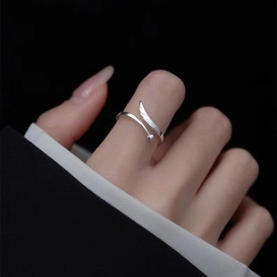 ��ʹ֮������ָŮ���s���|�r�п��{��ָ�h����С�����