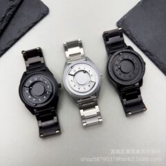 新型磁気吸引懸濁黒科技無鏡面創意個性防水輸入芯男女史石英時計
