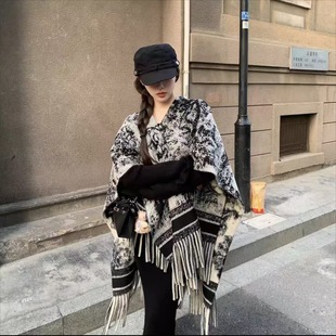 Autumn and winter explosions split ink painting shawl warm striped houndstooth shawl Qinghai Xizang travel cloak outside