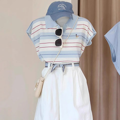 コントラストストライプポロラペル小さなフライングスリーブ半袖Tシャツ女性用2025新しいスタイルユニークで美しい初夏のトップス