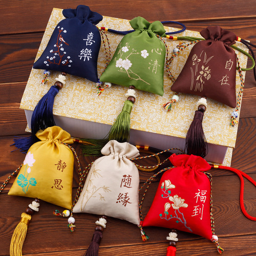 Manufacturer wholesale Dragon Boat Festival Chinese style Dragon Boat Festival sachet sachet pendant sachet sachet wholesale mugwort herbal sachet