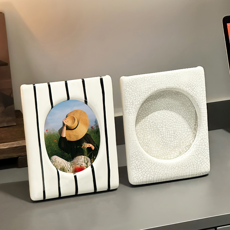 High-Quality Desktop Photo Frame Ornament, Black and White Striped Ceramic Photo Frame, Simple Modern Style Tv Cabinet Ceramic Photo Frame