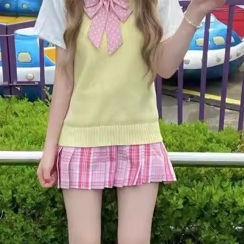 42CM [Candy] Plaid Skirt + Pink Polka Dot Bow Tie