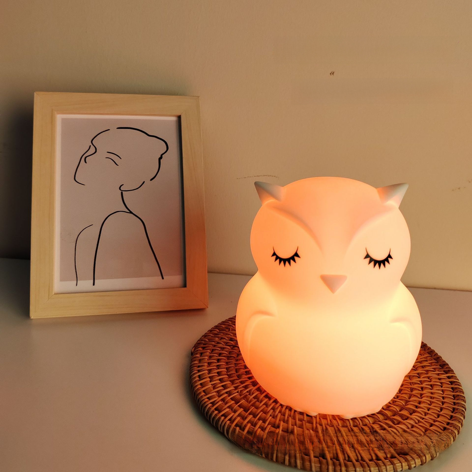 Cross-border smart owl silicone night light with color-changing ambiance, suitable for bedroom bedside companion sleep, can be timed to feed milk, small night light