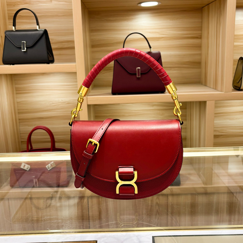 Cross-Border New Style Casual Metal Handbag for Women, Commuter High-End Gold Buckle Shoulder Crossbody Bag, Light Luxury Pin Buckle Shell Bag