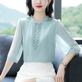 女式衬衫;连衣裙;半身裙