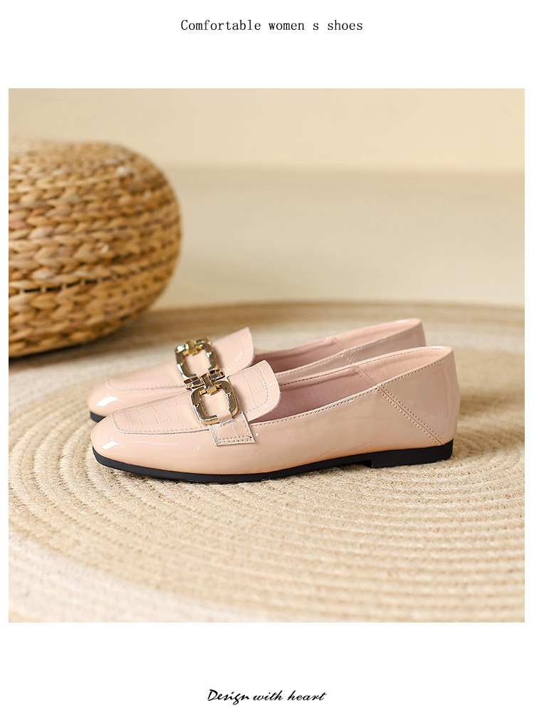 Άνοιξη και φθινόπωρο νέα φλατ παπούτσια γυναικεία κορεατική έκδοση λουστρίνι μαύρα μικρά δερμάτινα παπούτσια μόδας τετράγωνο δάχτυλο μεταλλική πόρπη παπούτσια Huidong χονδρική_voghion.com